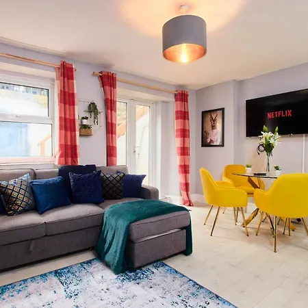 Stylish 2 Bedroom In Clifton - Garden Apartment Bristol