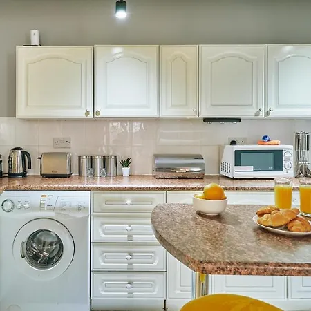 Stylish 2 Bedroom In Clifton - Garden *
