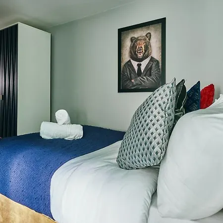 Stylish 2 Bedroom In Clifton - Garden *