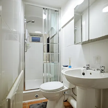 Stylish 2 Bedroom In Clifton - Garden *